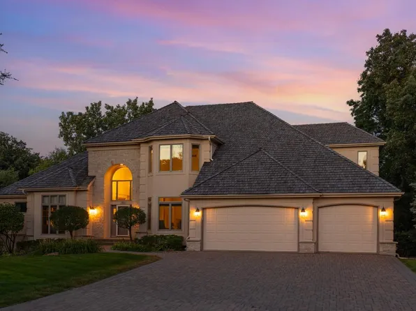 8665 Wynstone Pass, Eden Prairie, MN 55347