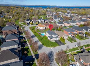 2 Whitestone Dr, Georgina, ON L4P 0A1