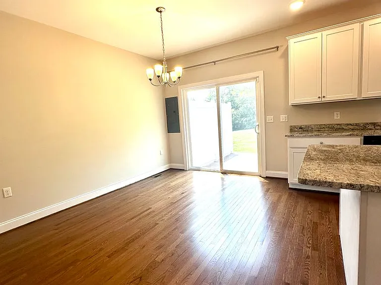 1224 Bluemoon Dr — Photo 9