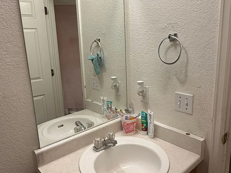 1295 S Zeno Cir #B — Photo 12