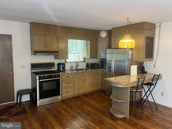 4th image of 410 Friedensburg Rd