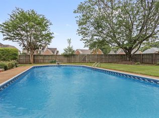 1405 Asbury Dr, Collierville, TN 38017