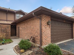 129 Prairie Dr, Westmont, IL