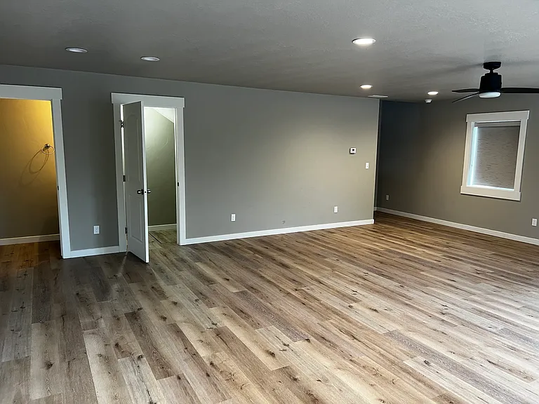 70 NW 16th St — Photo 3