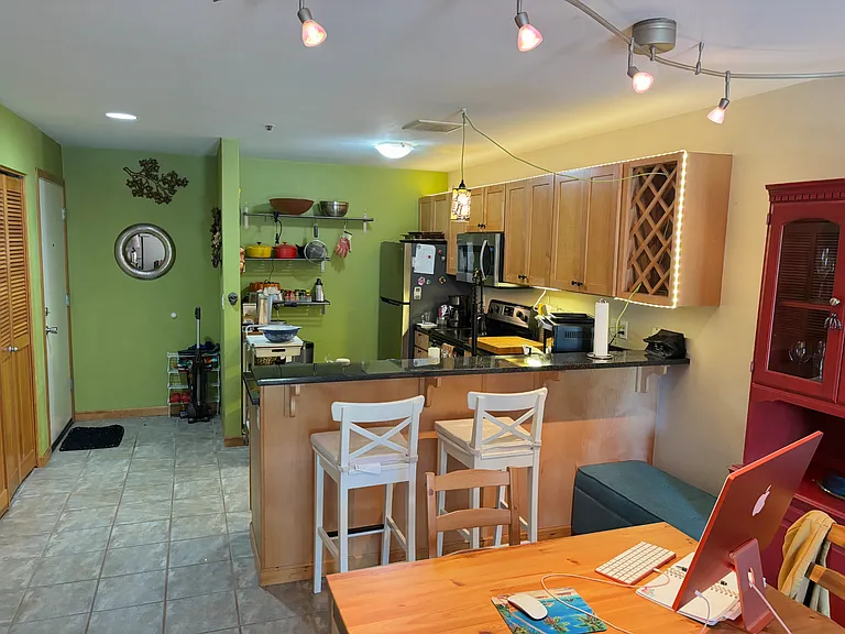 720 NW Naito Pkwy #D17 — Photo 13