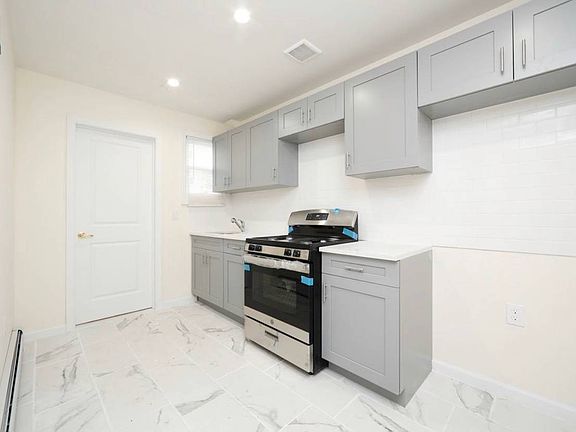 4th image of 956 E 221st St #2F