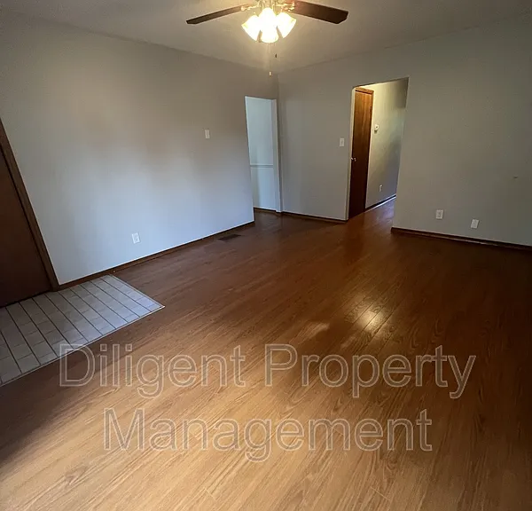 926 Dainard Dr #5 — Photo 14