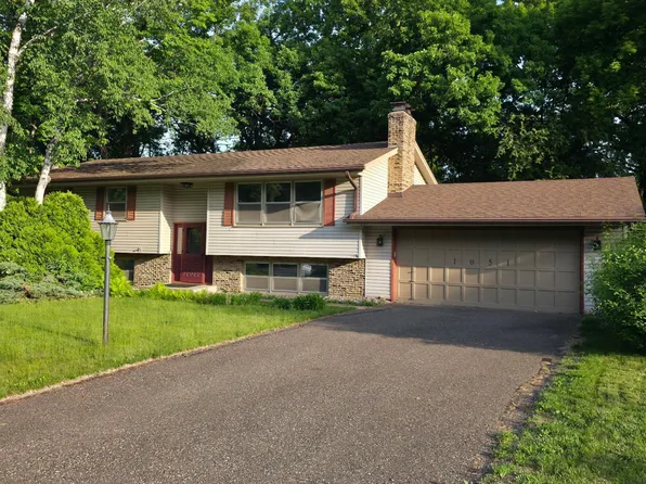 1051 Tiller Ln, Shoreview, MN 55126