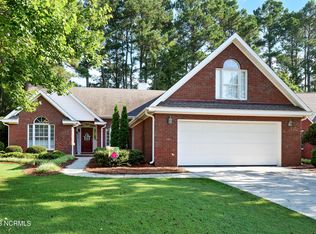105 Candlewood Dr, Wallace, NC 28466
