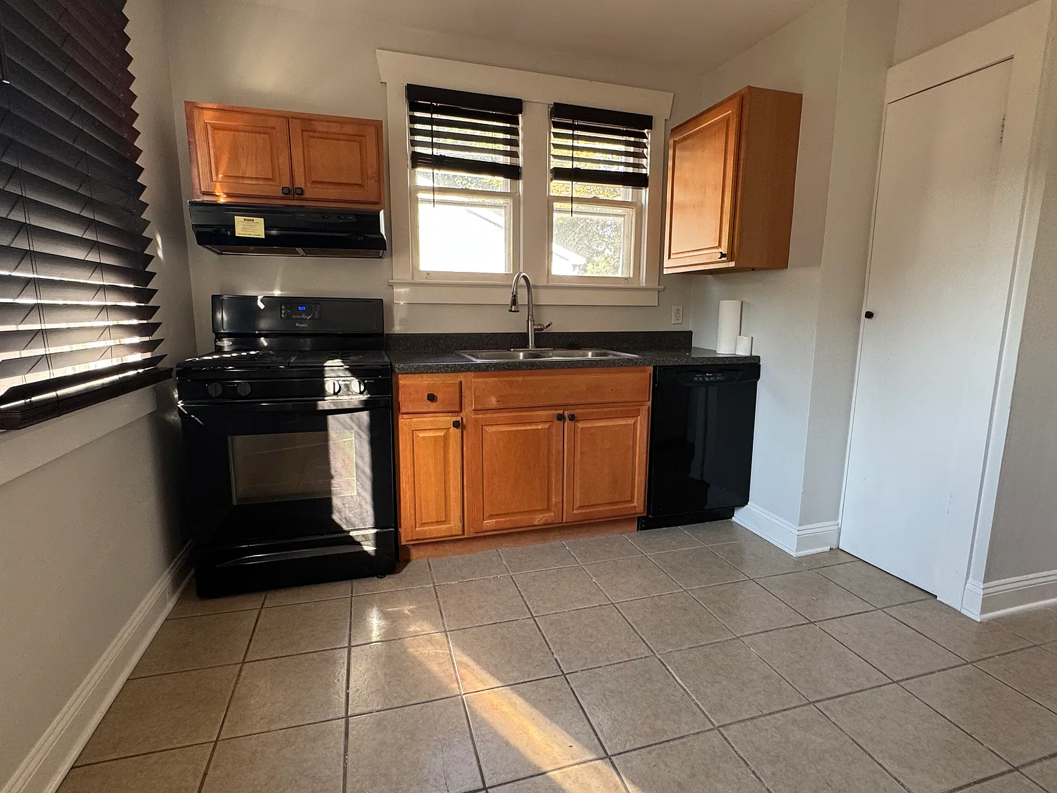 2 bed, 868 sqft, $1,250 — Photo 4