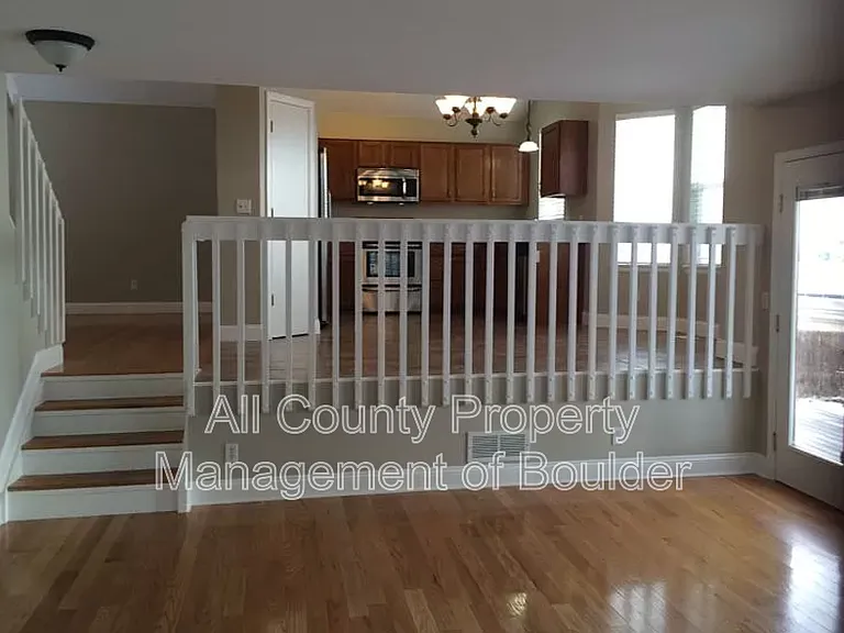 447 Tynan Ct — Photo 4