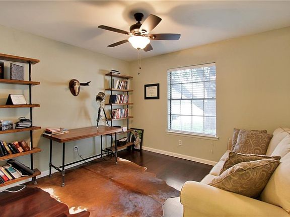 4th image of 5701 Crestwood Cir W
