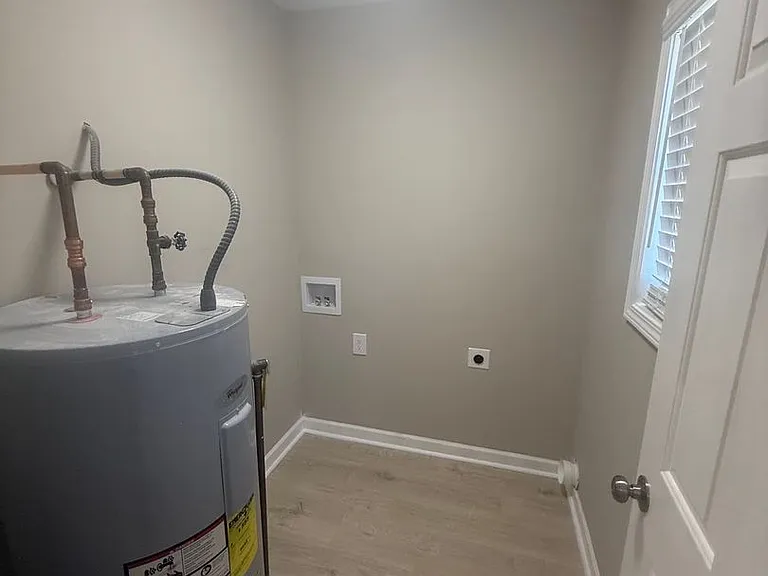 Two bedroom, 1 bath apartment in Burlington — Photo 8