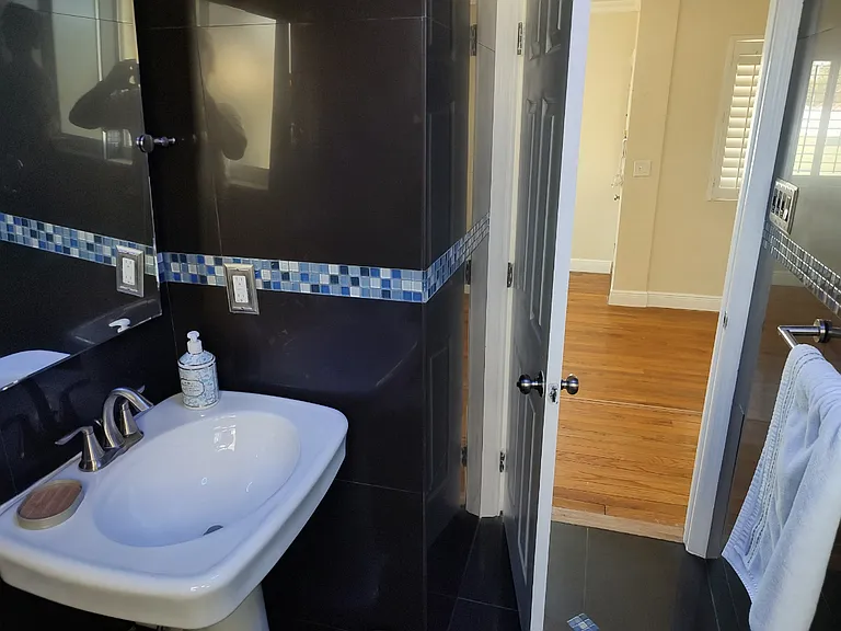 Full bathroom