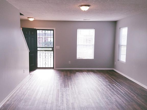 2nd image of 2836 Creekbend Dr