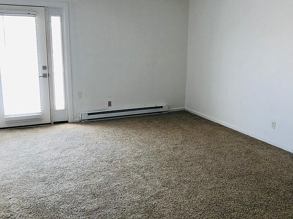 5th image of 938 W Ocean View Ave APT 7