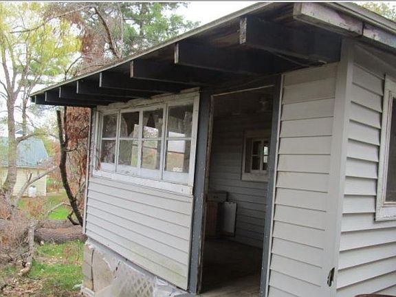 2nd image of 32 Brookfield Ave