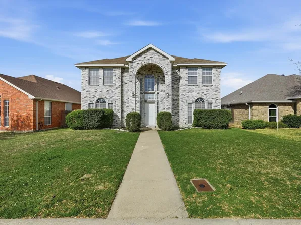 6917 Club Creek Dr, Fort Worth, TX 76137