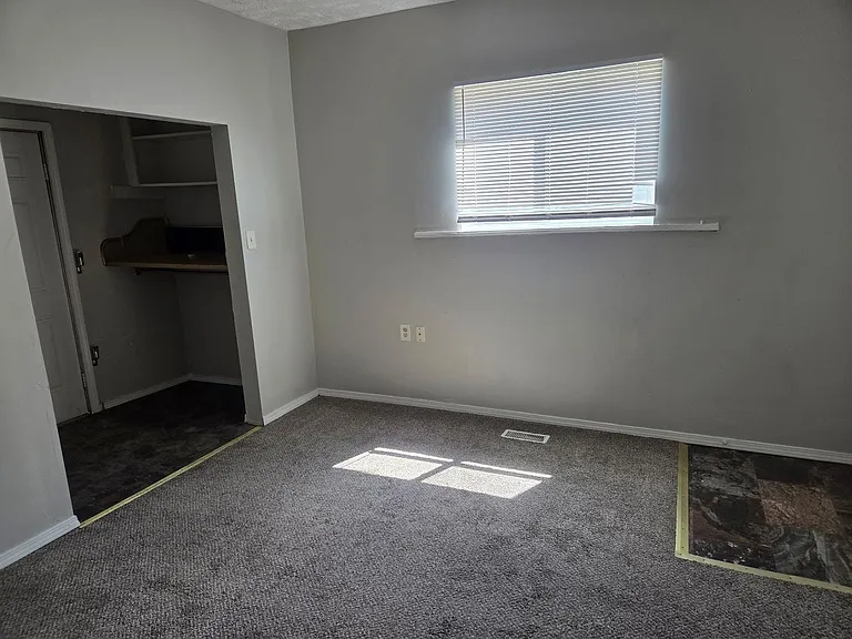 1008 W 1st St — Photo 12