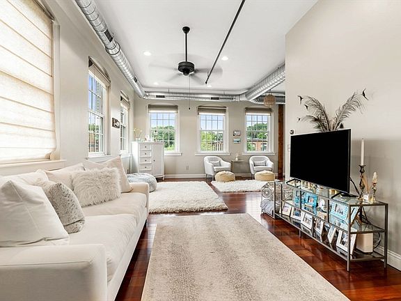 2nd image of 15 Cedar St Unit 33