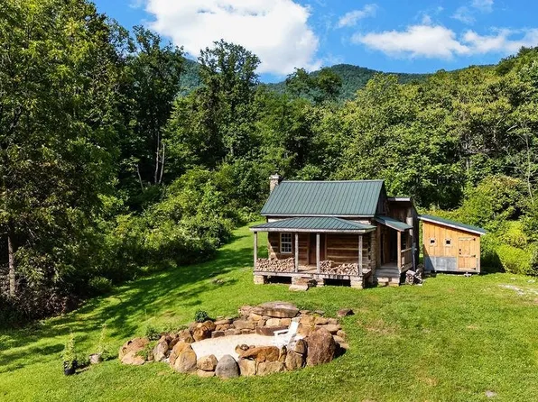 47 Rooster Ridge Rd, Roseland, VA 22967