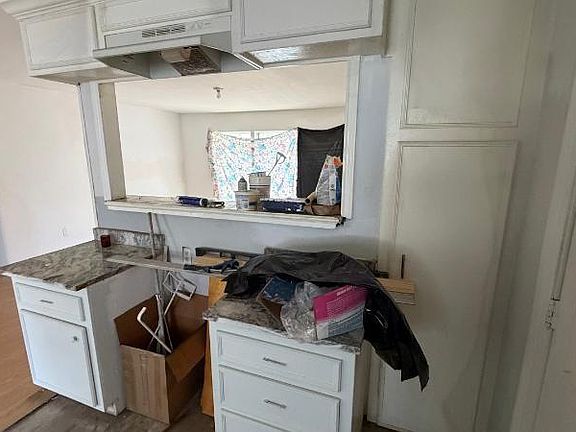 5th image of 11213 Oswego St