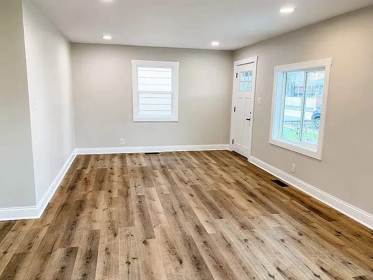 1142 S Keystone Ave — Photo 12