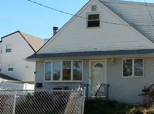 11 E Kissimee Rd, Lindenhurst, NY 11757