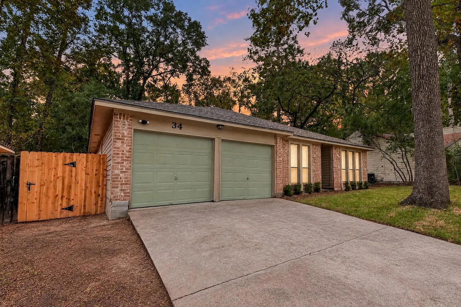 3 bed, 2.0 bath, 1415 sqft, $1,850 — Photo 2