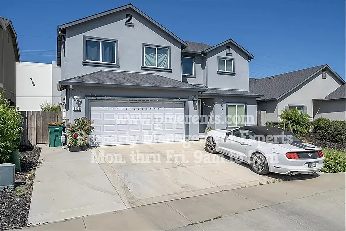 3925 Lanyard Dr — Photo 1
