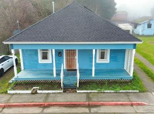 111 Monument Rd, Rio Dell, CA 95562