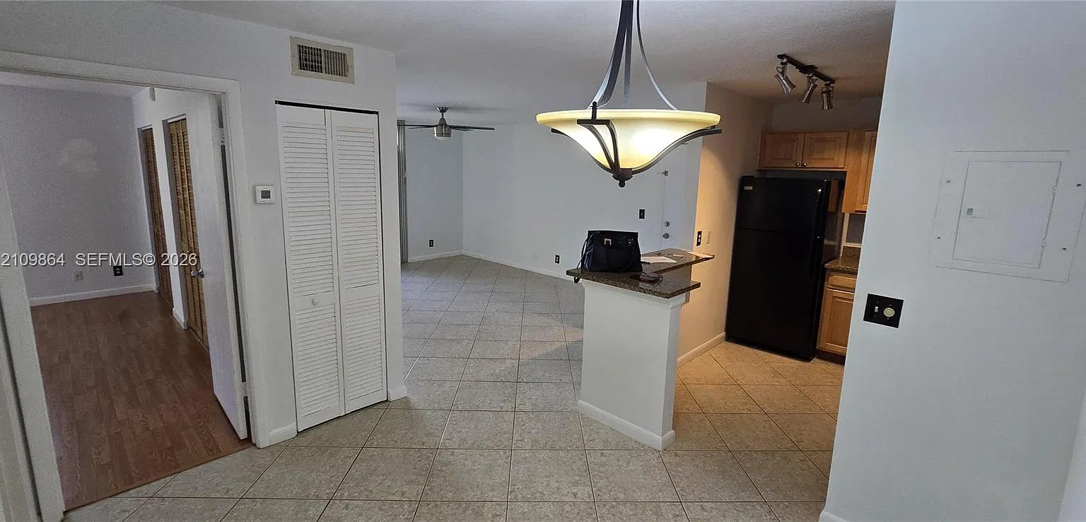 Lakes Of Jacaranda Condo — Photo 3