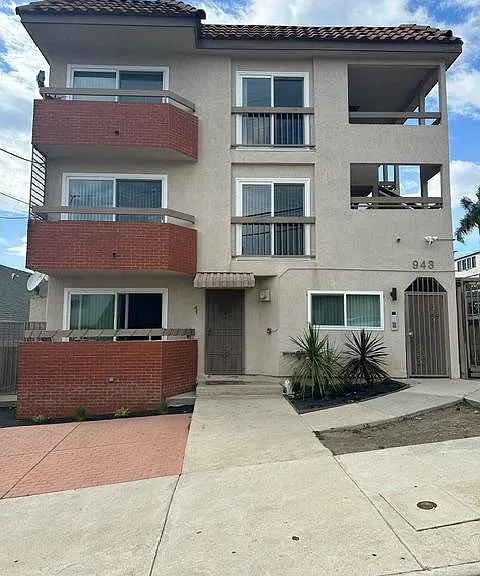 943 Centennial St — Photo 1
