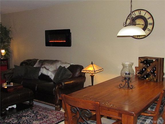 5th image of 4115 223rd Pl SE