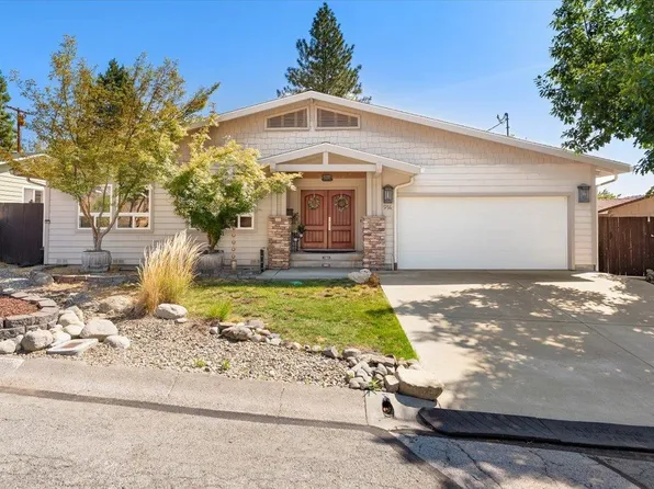 914 Park Pl, Yreka, CA 96097