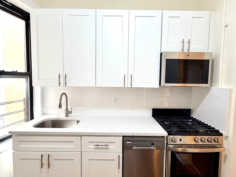 32-38 30th St #2B — Photo 1