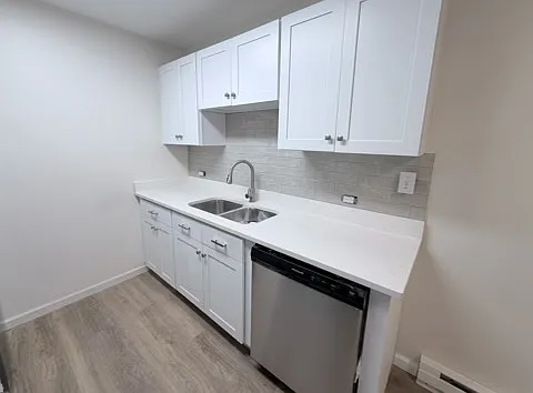 575 E Oak St — Photo 5