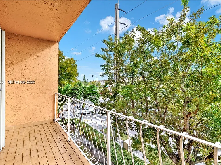 6200 W Flagler St #301 — Photo 11