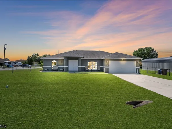 834 Sea Urchin Cir, Fort Myers, FL 33913