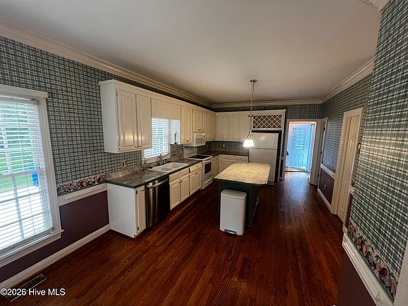 5th image of 3106 Quinn Drive NW