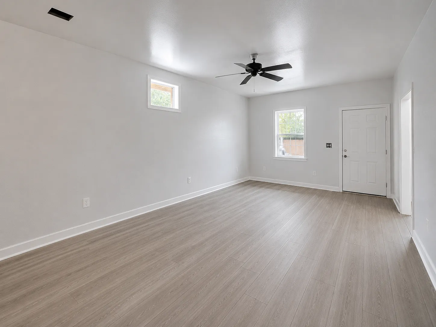 2 bed, 1125 sqft, $1,250 — Photo 2
