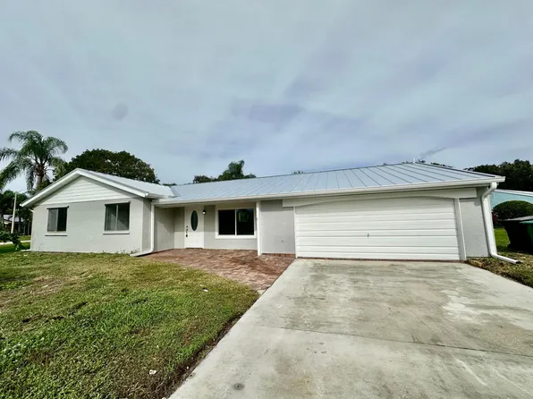 1961 SE Rainier Road, Port St Lucie, FL 34952