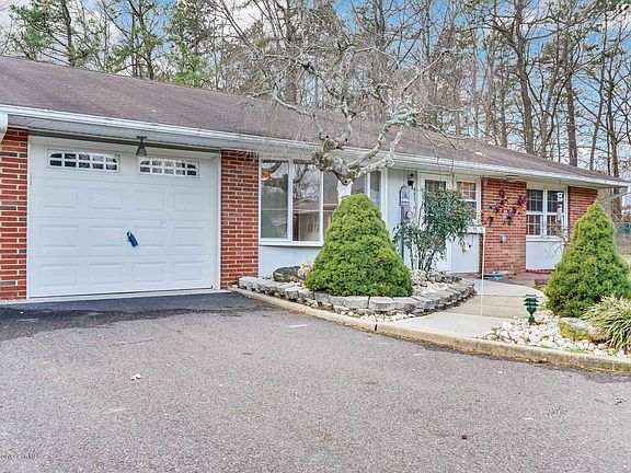 5th image of 457 Portsmouth Drive #A