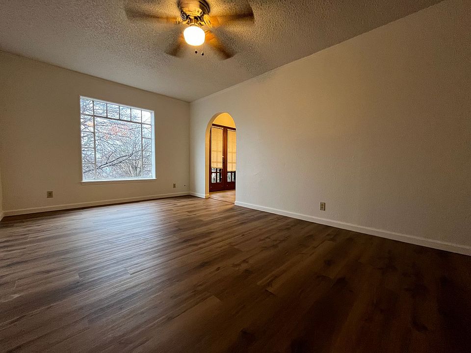 1st image of 428 S Broadway Ave #L
