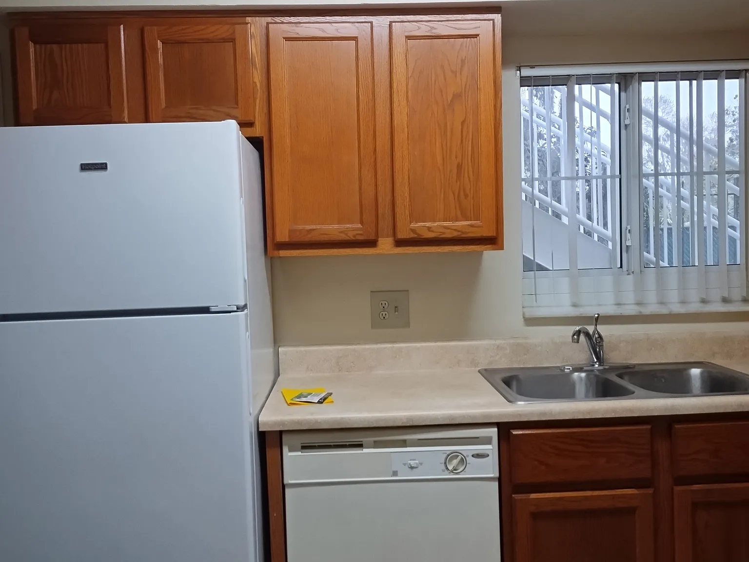 4 bed, 1100 sqft, $1,462 — Photo 2