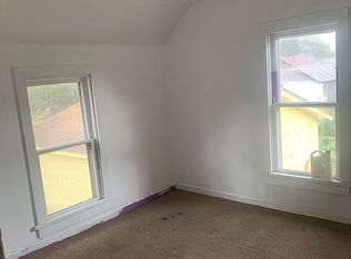 207 N Oak St, Henderson, IA 51541