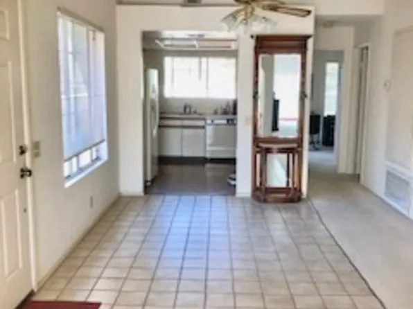 2001 Camino Parocela #B8, Palm Springs, CA 92264