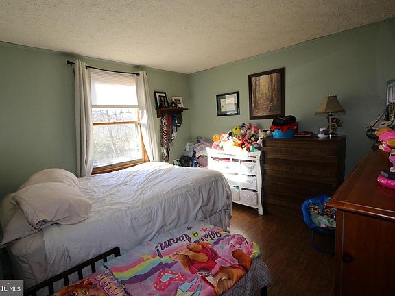 3rd image of 1005 Lower Clubhouse Dr