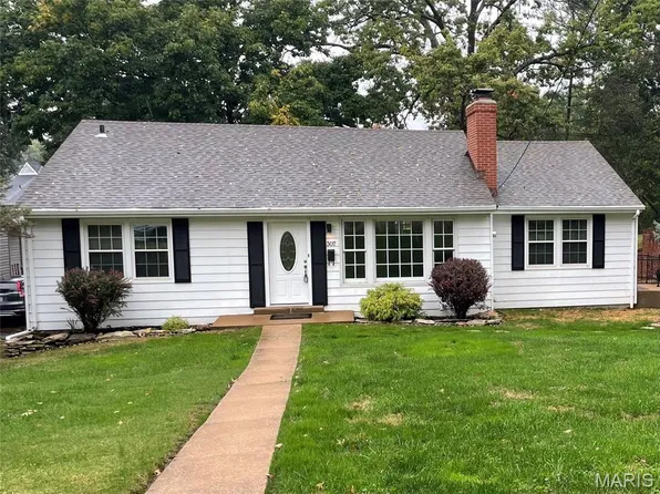 307 W Old Watson Rd, Saint Louis, MO 63119