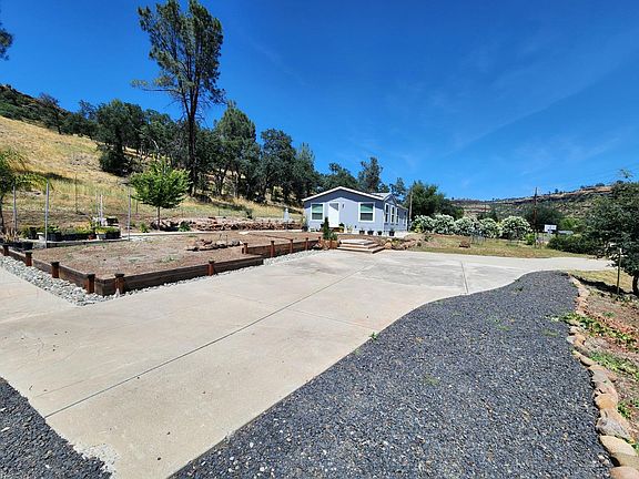 2nd image of 1141 Honey Run Rd